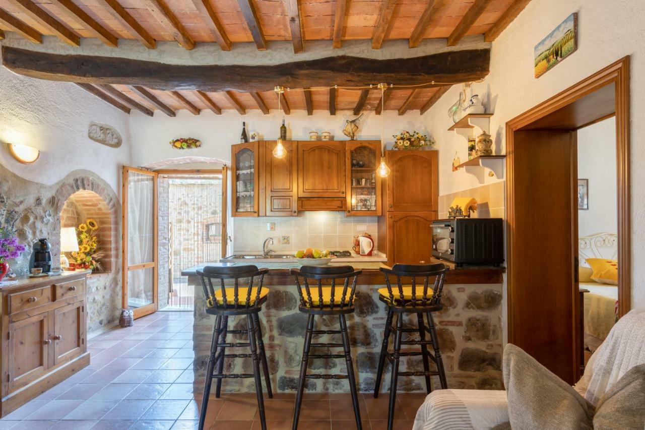 Giulia Superior Apartment Shared Pool Wi-Fi Casole dʼElsa Zewnętrze zdjęcie